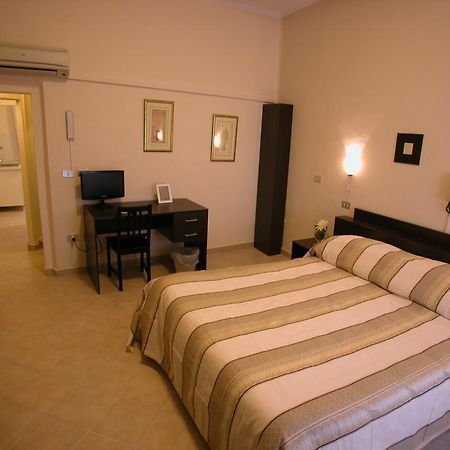 Guest House Roma Πράτο Δωμάτιο φωτογραφία