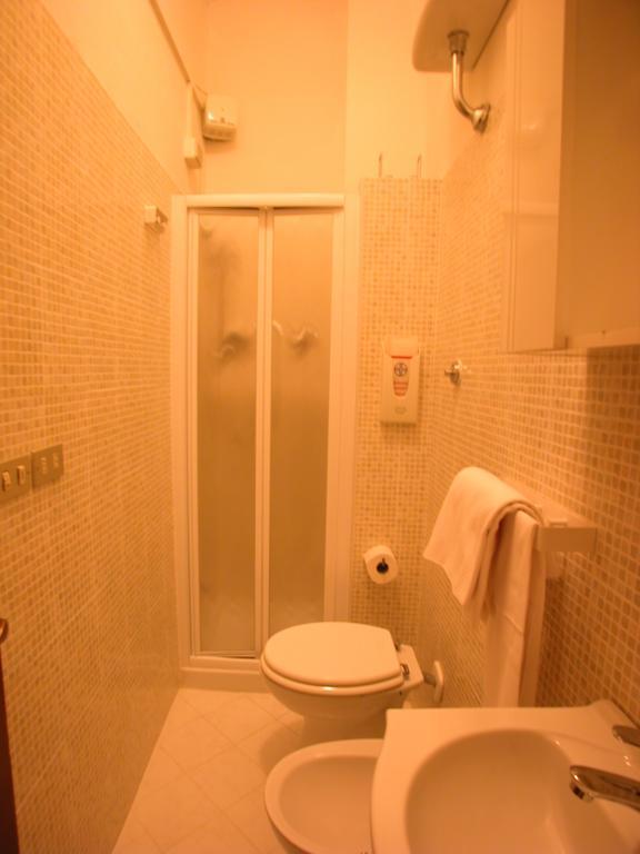 Guest House Roma Πράτο Δωμάτιο φωτογραφία