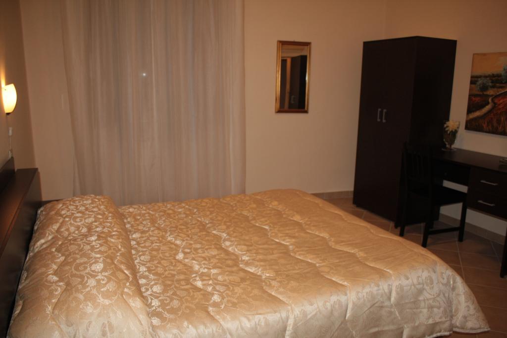 Guest House Roma Πράτο Δωμάτιο φωτογραφία