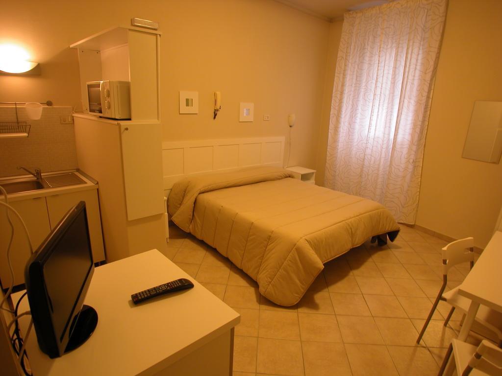 Guest House Roma Πράτο Δωμάτιο φωτογραφία