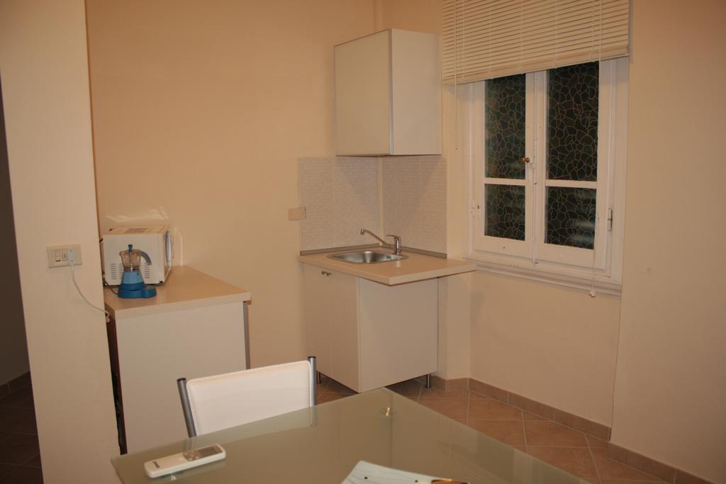 Guest House Roma Πράτο Δωμάτιο φωτογραφία